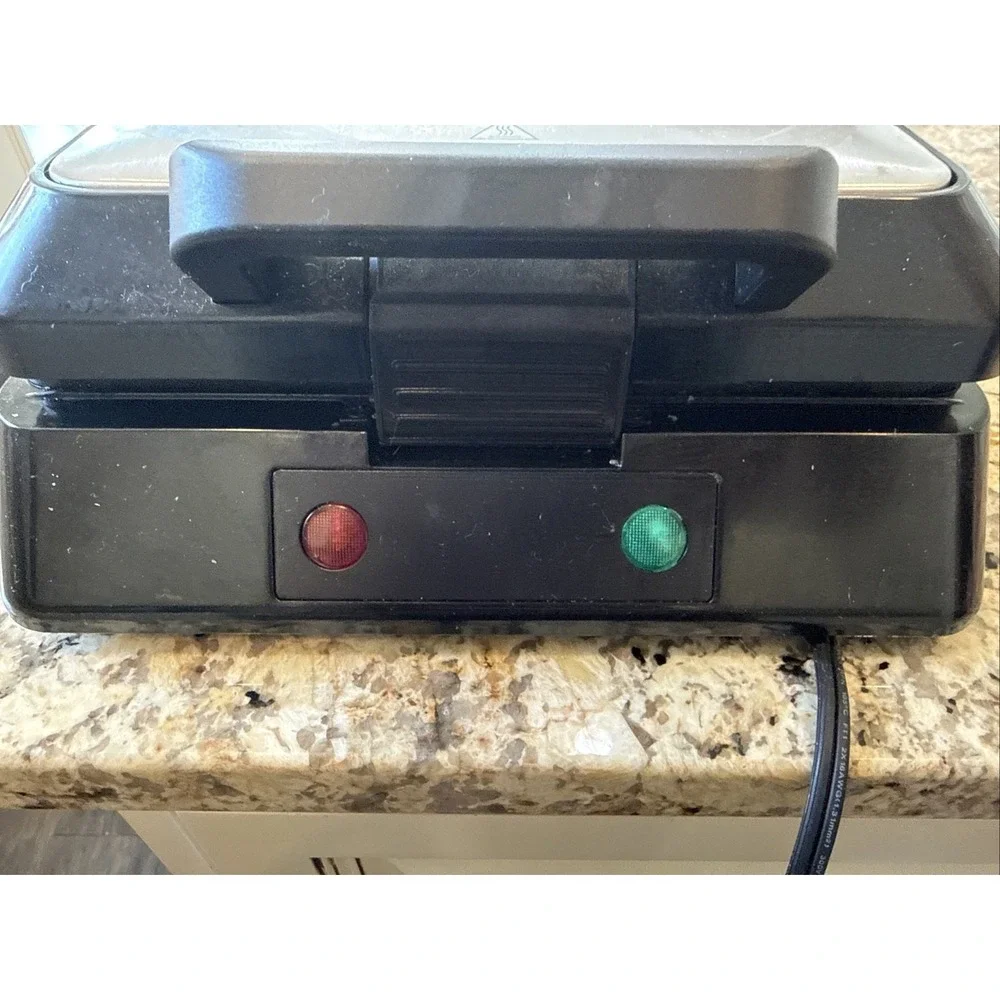 1300W Compact Electric Belgian Waffle Maker 4 Slice Non-Stick Square REDMOND